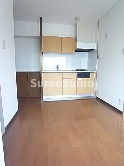 物件内観写真7　(ゆったりとした居間です)