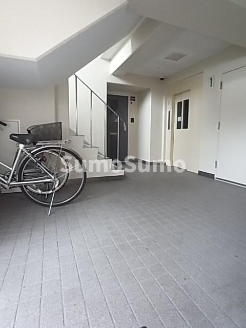 物件外観写真4　(落ち着いた雰囲気の外観です)