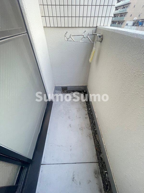 物件内観写真7　(暖かな日差しのふりそそぐバルコニー)