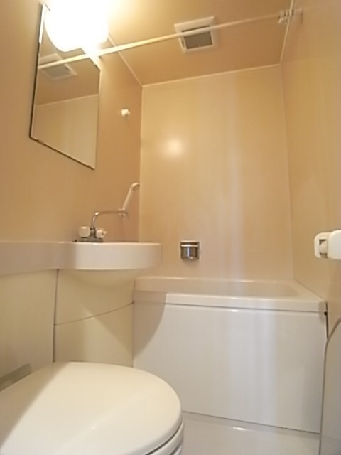 物件内観写真25　(コンパクトで使いやすいお風呂です)