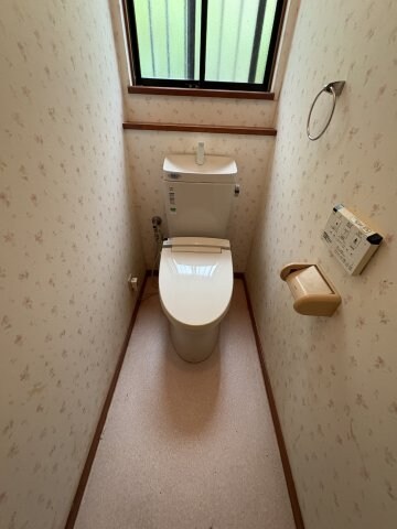 物件内観写真8　(清潔感のあるトイレです)