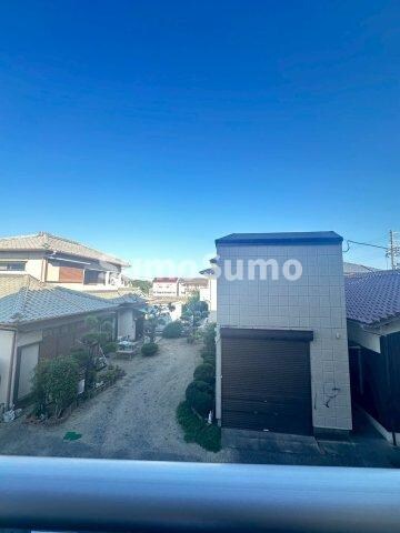 物件内観写真14　(きれいな玄関です)