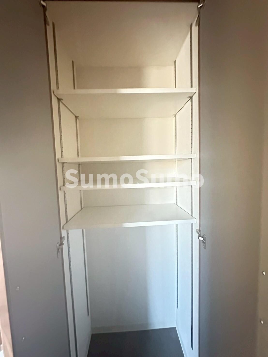 物件内観写真23　(大きなスペースがあり、収納には困りません)