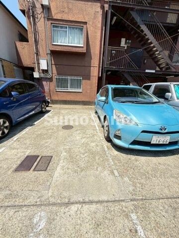 物件外観写真2　(カースペースがあります)