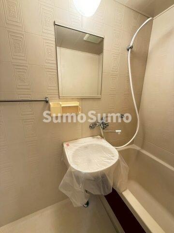 物件内観写真12　(ゆったりとスペースのある洗面所)