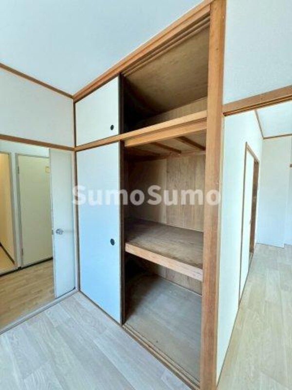 収納(小物を収納するのに便利です)