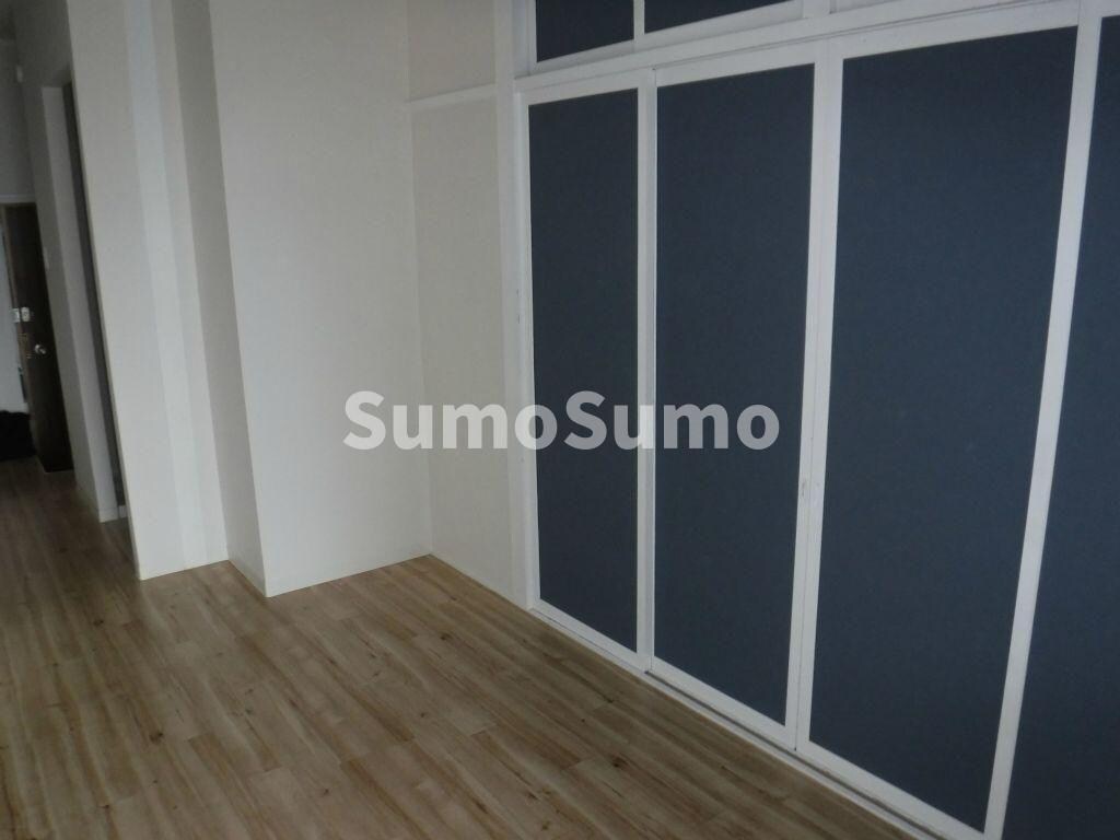 物件内観写真4　(使い勝手のいい寝室です)