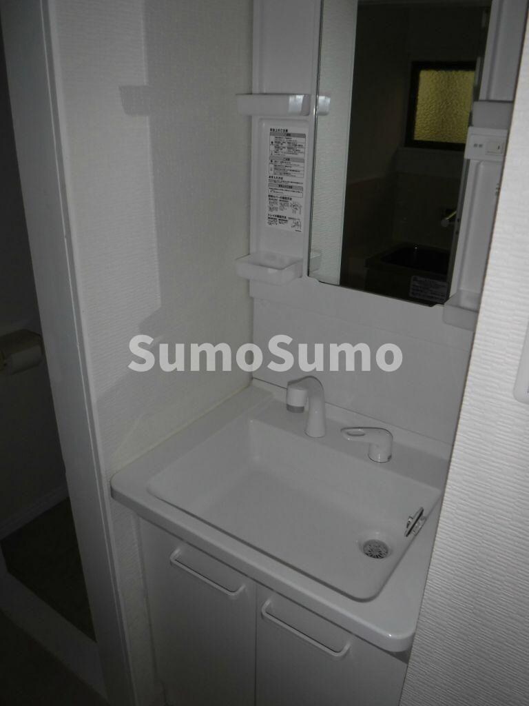 物件内観写真6　(スペースが確保できる洗面所です)