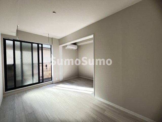 物件内観写真16　(ゆったりとした居間です)