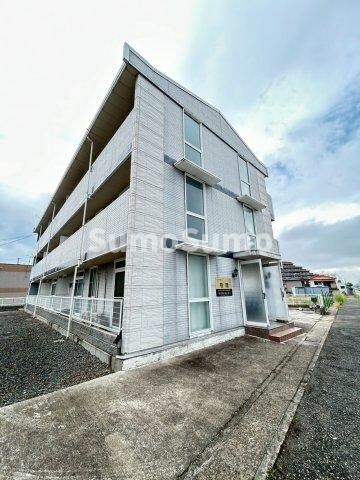 物件外観写真1　(きれいな外観です)