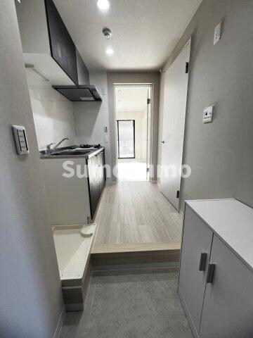 物件内観写真2　(ゆったりとした玄関です)