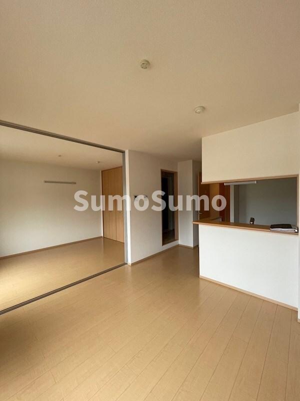 物件内観写真4　(おしゃれな居間です)