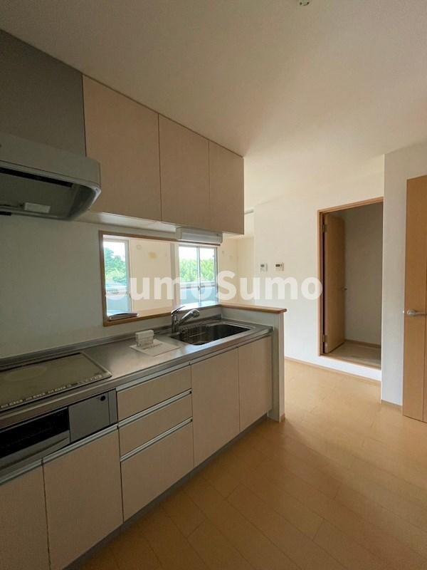 物件内観写真6　(キッチンでお料理をお楽しみください)