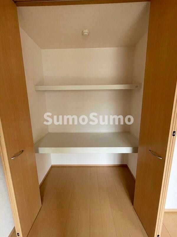 物件内観写真16　(ちょっとした収納スペースも充実しています)