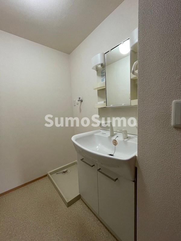 物件内観写真24　(広い洗面スペース)