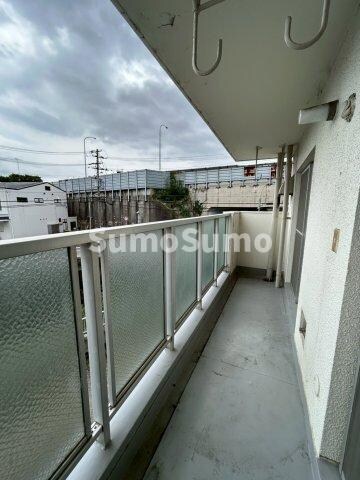 物件内観写真13　(暖かな日差しのふりそそぐバルコニー)