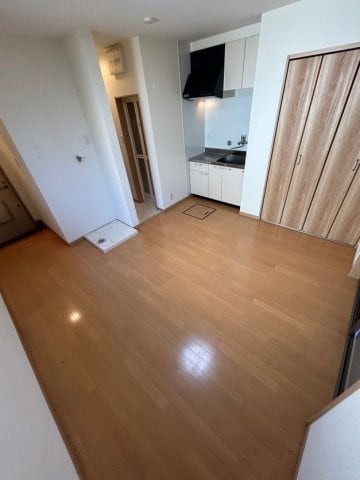 物件内観写真3　(おしゃれな居間です)