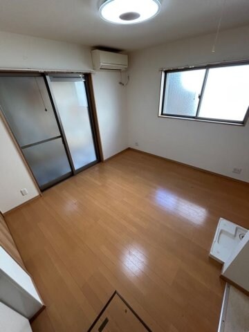 物件内観写真5　(使い勝手のいい寝室です)