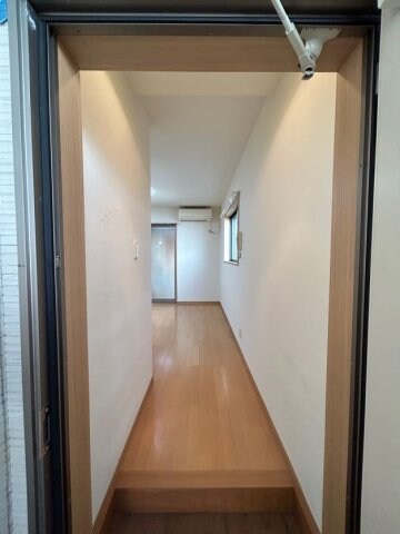 物件内観写真7　(落ち着いた玄関です)