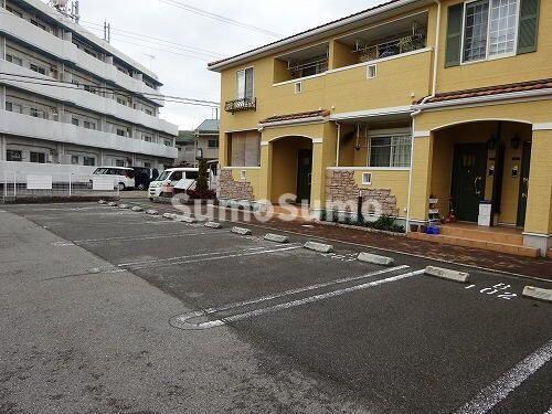 物件外観写真2　(カースペースがあります)