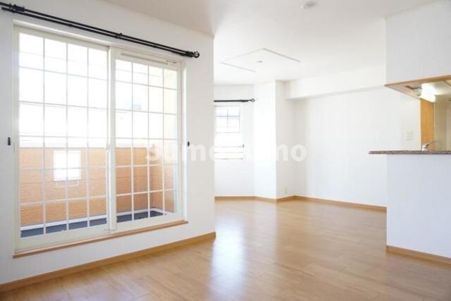 物件内観写真4　(ゆったり過ごせるリビングです)