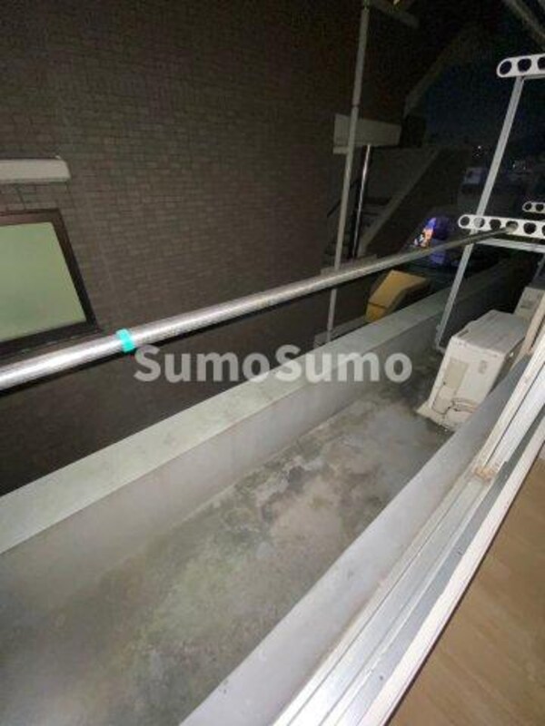 バルコニー(外からの目が気にならないバルコニーで洗濯物が干せます)
