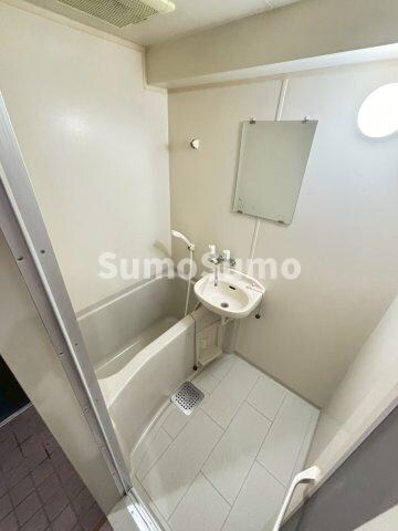 物件内観写真8　(コンパクトで使いやすいお風呂です)