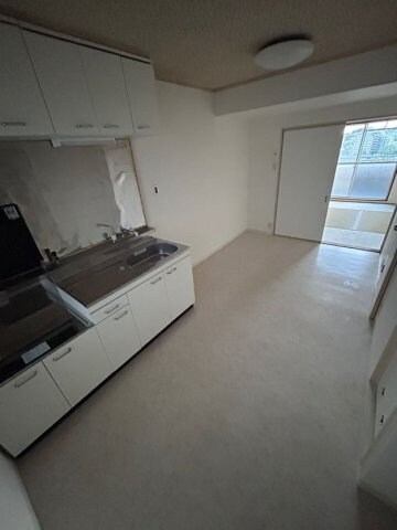 物件内観写真3　(使いやすい居間です)