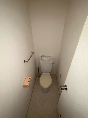 物件内観写真9　(清潔感のあるトイレです)