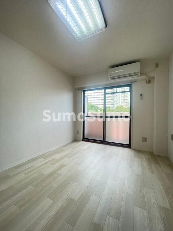 物件内観写真4　(ゆったり過ごせる居間です)