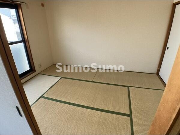 和室(日本らしい落ち着いた雰囲気の和室です)