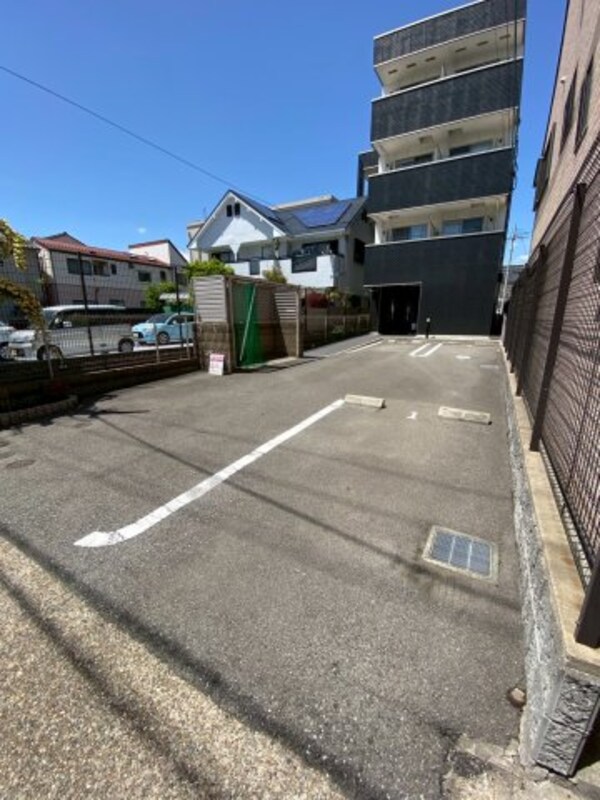 駐車場(駐車場です)
