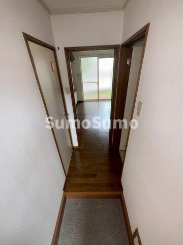 物件内観写真3　(きれいな玄関です)