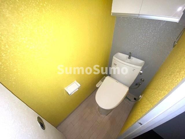 物件内観写真7　(落ち着いた色調のトイレです)
