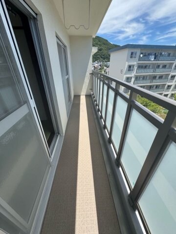 物件内観写真8　(バルコニー付きです)