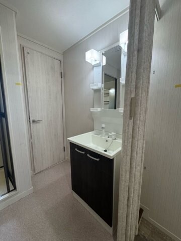 物件内観写真10　(使いやすい洗面所です)