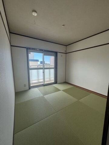 物件内観写真27　(来客時にも便利な和室付き)