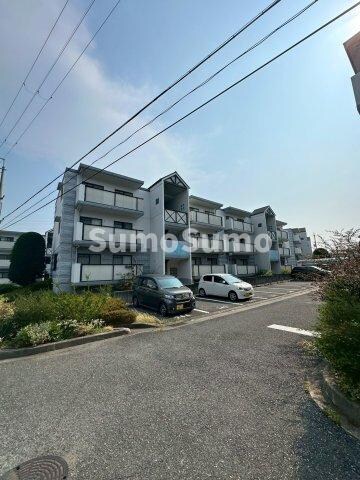 物件外観写真1　(きれいな外観です)