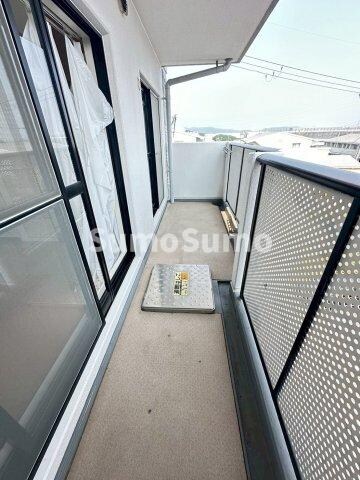 物件内観写真16　(広々としたバルコニーです)