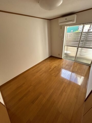 物件内観写真3　(おしゃれなリビングです)