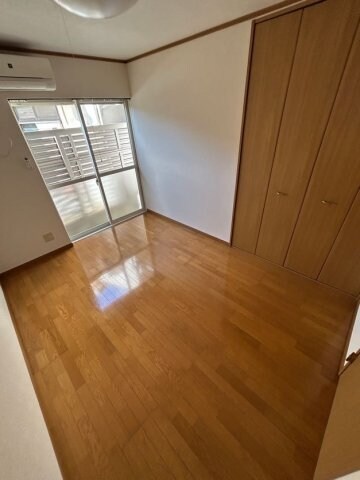 物件内観写真5　(使い勝手のいい寝室です)