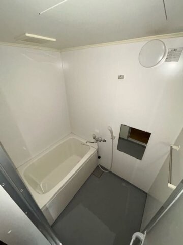 物件内観写真6　(落ち着いた空間のお風呂です)