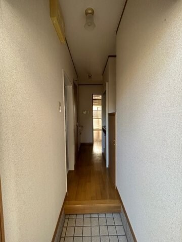 物件内観写真7　(落ち着いた玄関です)