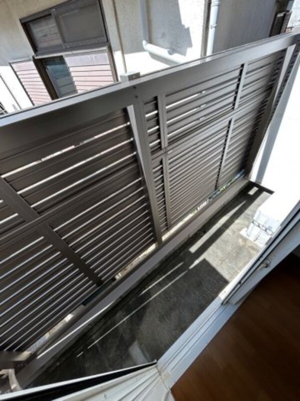 バルコニー(バルコニーからの眺めを楽しみながら食事をしませんか)