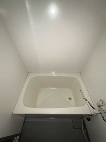 物件内観写真15　(日々の疲れを癒すお風呂付です)