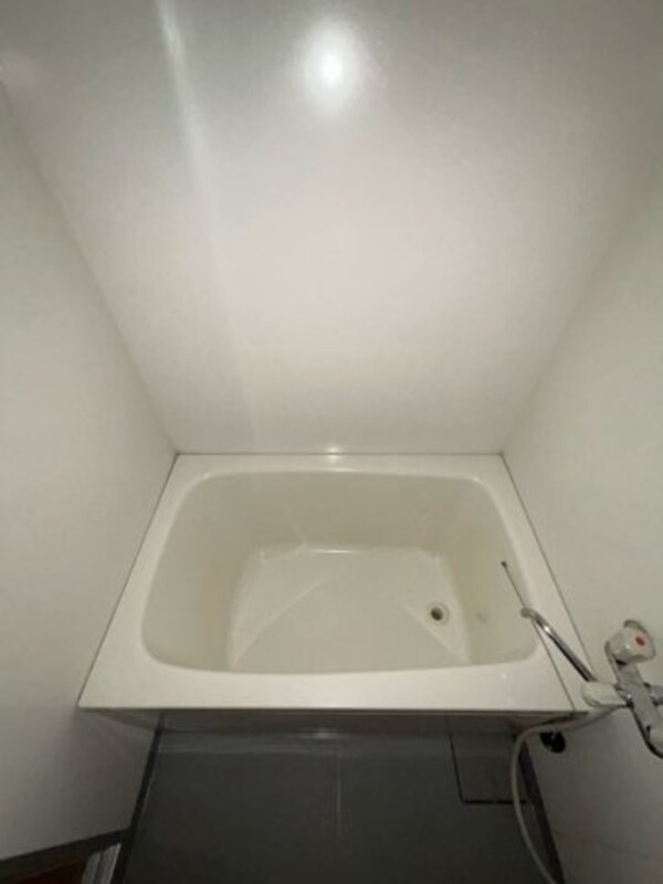 浴室(日々の疲れを癒すお風呂付です)