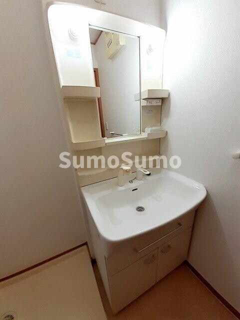 物件内観写真8　(使いやすい洗面所です)