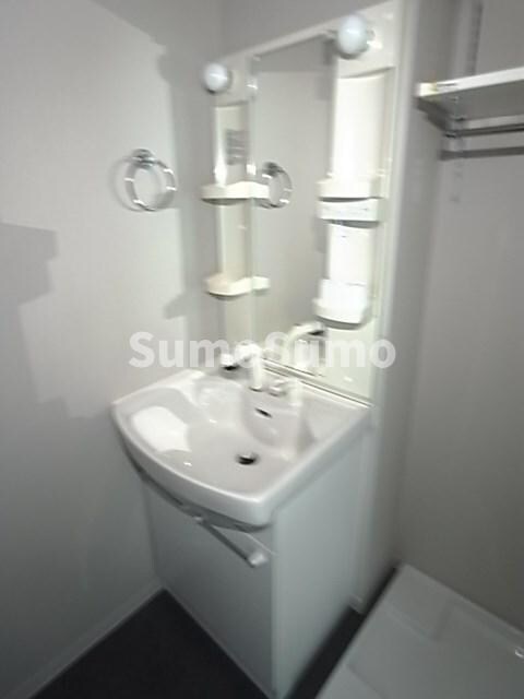 物件内観写真20　(独立洗面台あり、毎朝おしゃれに忙しい女性の方におすすめです)