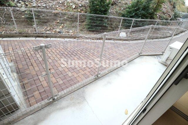 物件内観写真14　(バルコニーからの眺めを楽しみながら食事をしませんか)