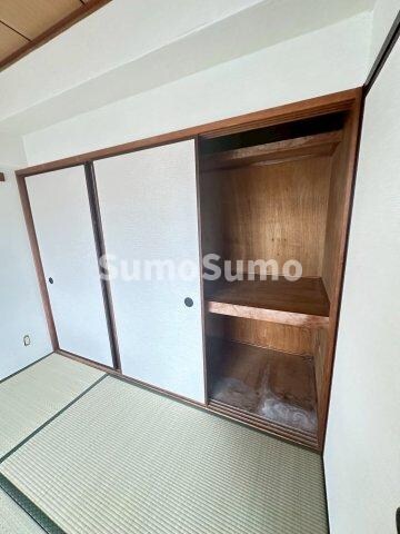 物件内観写真22　(たっぷりとした収納スペースです)